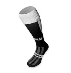 Calza da rugby professionale Samurai Tri Nation, nero e bianco, con logo visibile.