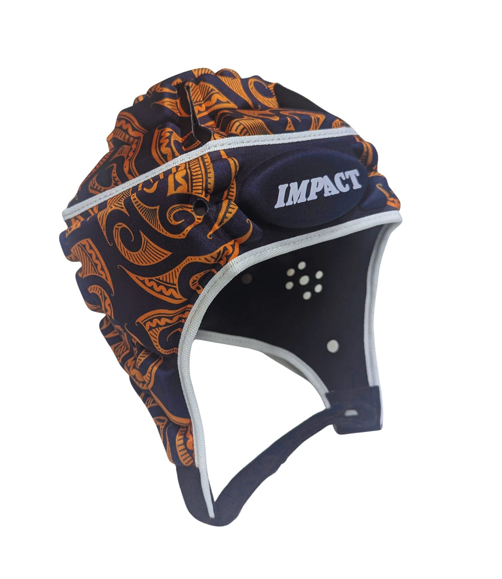 Caschetto da rugby Impact blu e arancione con design Maori.