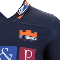 Maglia autentica Edinburgh Rugby Home M20: maglia da rugby blu navy con logo dello sponsor Galbraith e stemma di Edimburgo.