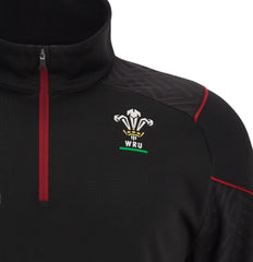 Felpa mezza zip Macron nero da rugby Galles WRU 2024 con stemma.