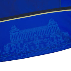 Maglia Rugby Italia 2026 Home Macron: dettaglio blu con stampa edificio neoclassico