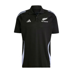 Polo da rugby nera All Blacks 2025 con logo bianco e strisce Adidas.