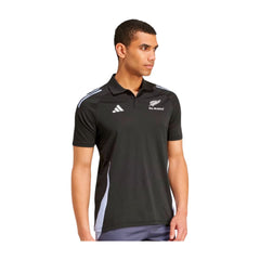 Polo da uomo Adidas All Blacks, nera con dettagli bianchi e logo ufficiale.