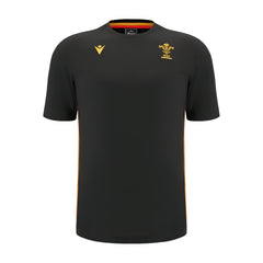 T-shirt Macron da rugby Galles Travel 2025 total black in cotone.
