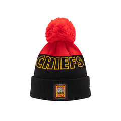 Zuccotto ufficiale Chiefs Rugby con pompon rosso e stemma commemorativo.