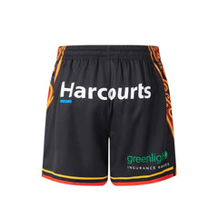 Pantaloncini da rugby Chiefs Home neri con logo Harcourts e Greenlight Brokers.