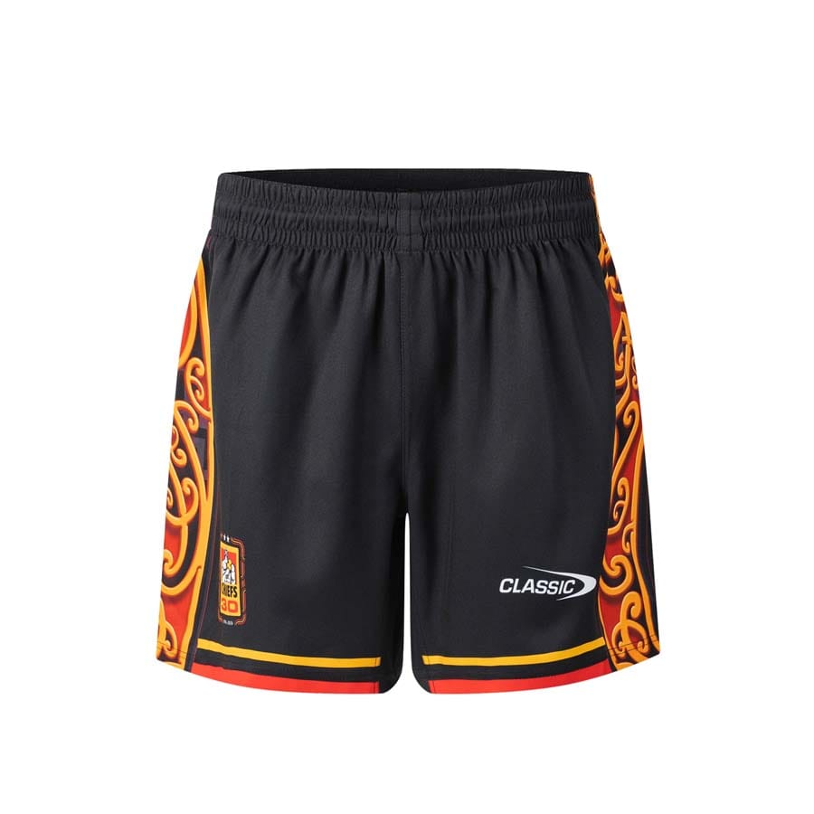 Pantaloncini da rugby Chiefs Home neri con dettagli dorati e rossi.