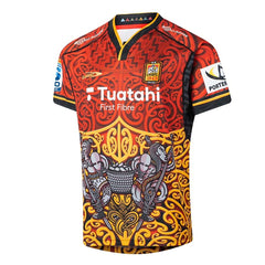 Maglia da rugby Chiefs 2026 Training PRO rossa con dettagli tribali e sponsor.