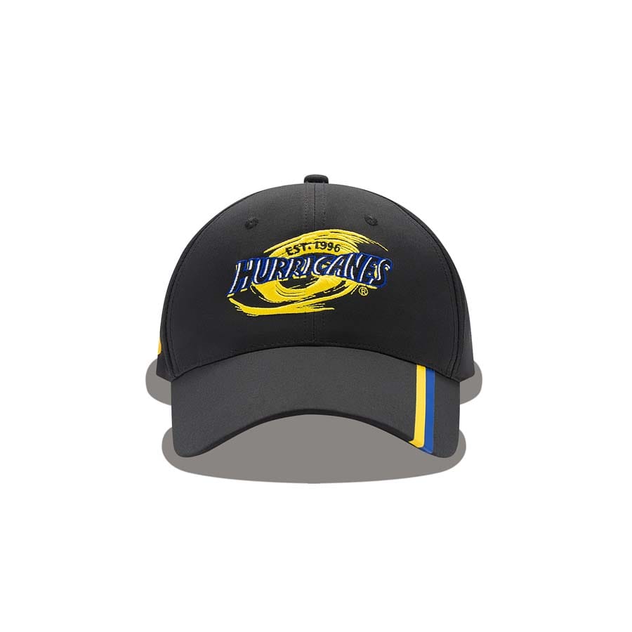 Cappellino da rugby ufficiale Hurricanes nero con logo "EST.1996 Hurricanes".