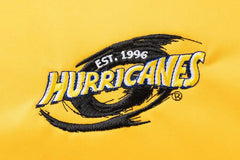 Felpa Rugby Hurricanes 2026 con logo ricamato e cappuccio, colore giallo vivo.