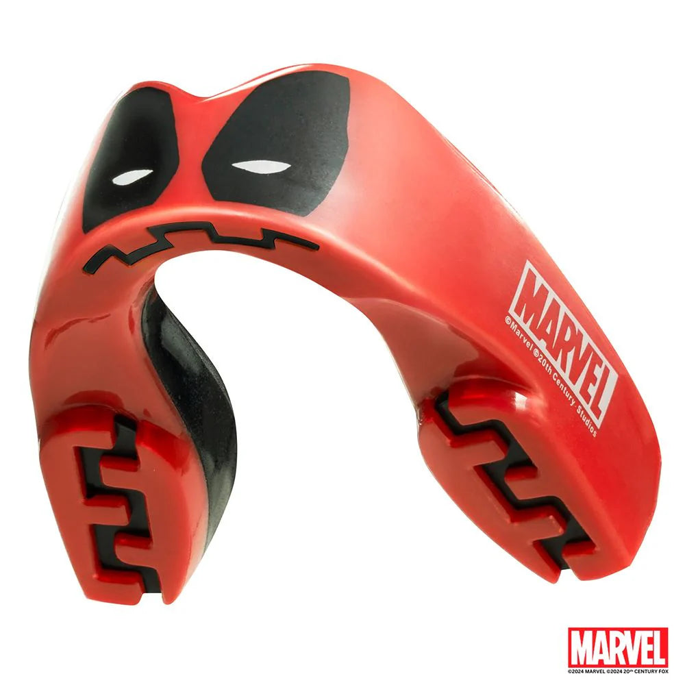 Paradenti Safejawz Deadpool Marvel rosso e nero, design iconico per proteggere il tuo sorriso.