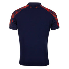 Maglia rugby Edimburgo travel 2023 blu con dettagli rossi e scritta EST 1872.
