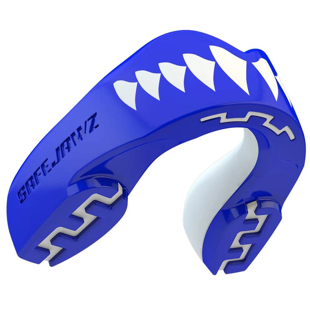 Paradenti blu Safejawz Shark con design a squame di squalo per rugby e sport.