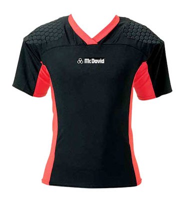 Maglia da rugby McDavid Pro Hexpad nera e rossa con protezioni esagonali sulle spalle.