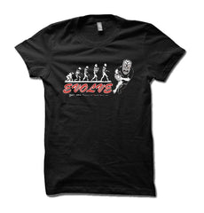 T-shirt nera da uomo con stampa "Evolve" e evoluzione umana in stile rugby.