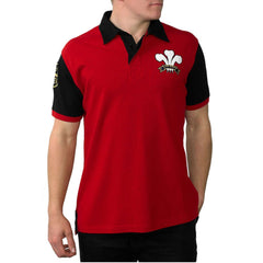 Polo da rugby vintage Galles rossa e nera con stemma Galles sul petto.