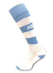 Calze da rugby RGR a righe bianco e celeste, con logo R visibile.