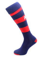 Calze da rugby RGR blu e rosse a righe, con logo bianco.
