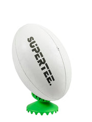Piazzola da rugby Supertee DUKE bianca con logo nero su base verde.