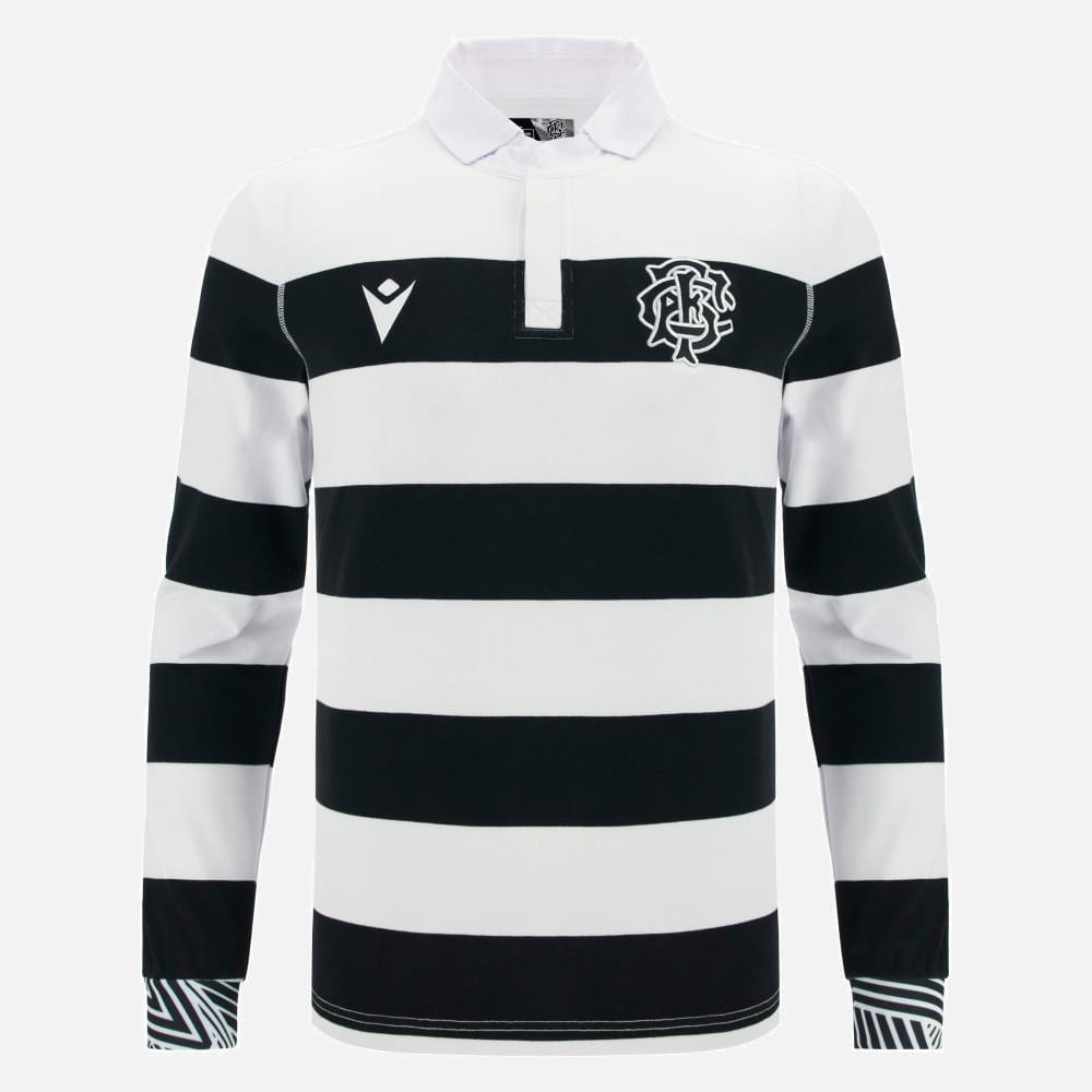 Maglia rugby a maniche lunghe a righe bianche e nere, con logo sul petto.