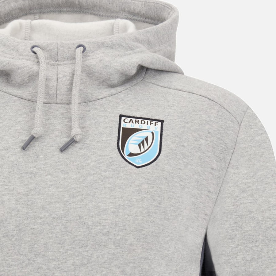 Felpa grigia da viaggio Cardiff Blues Rugby con logo del club sul petto.