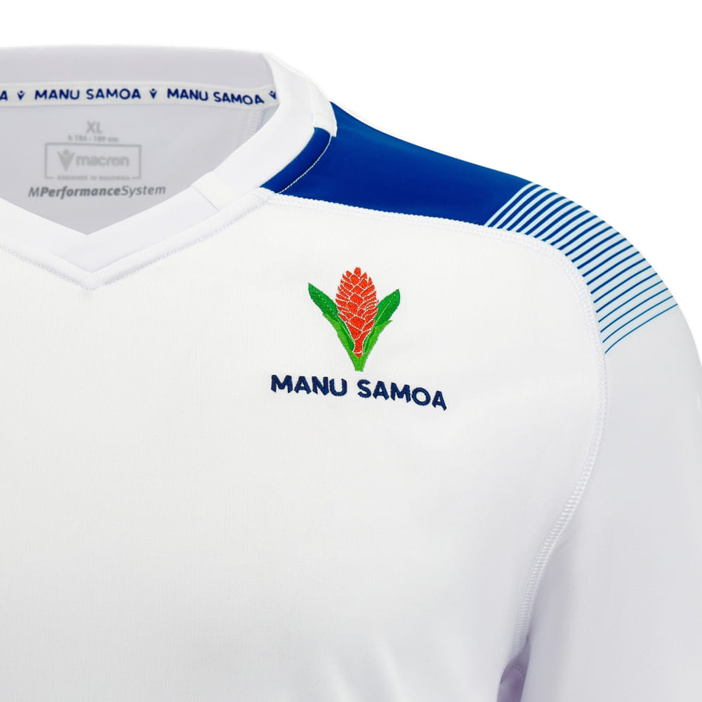 Maglia da rugby da trasferta per ragazzi Manu Samoa 2023-24: maglia bianca con dettagli blu, logo della squadra e scritta Manu Samoa ricamata.