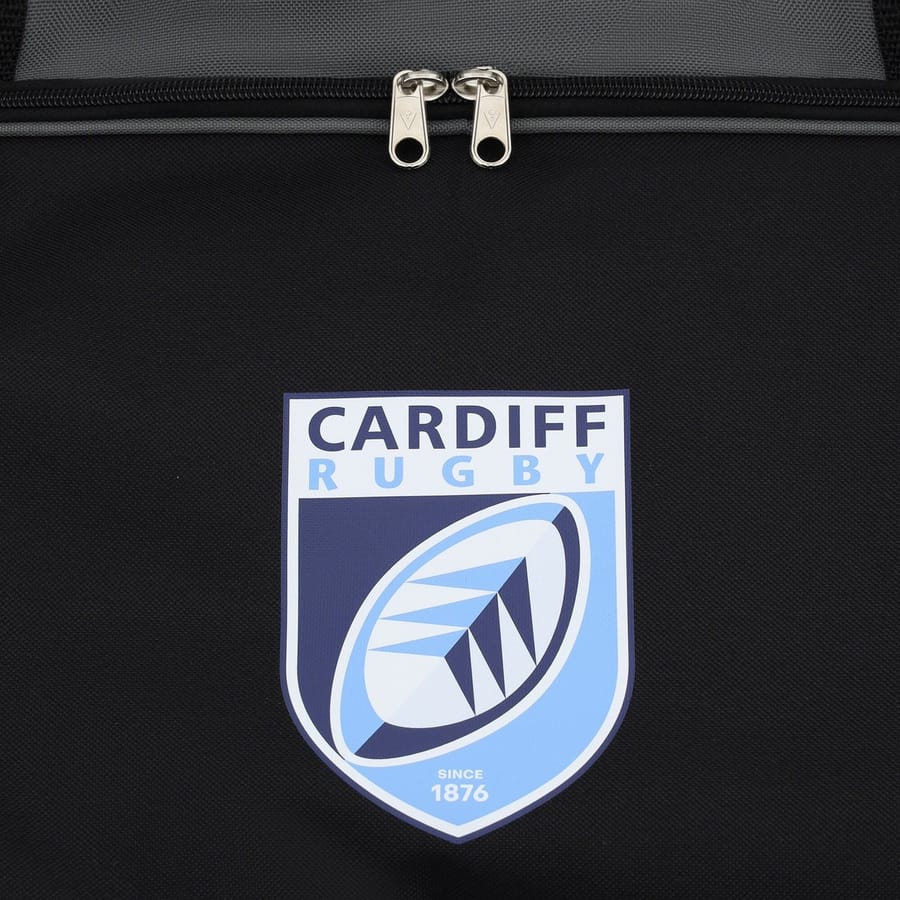 Borsone trolley Cardiff Blues Extra Large con logo e scritta "Cardiff Rugby since 1876".