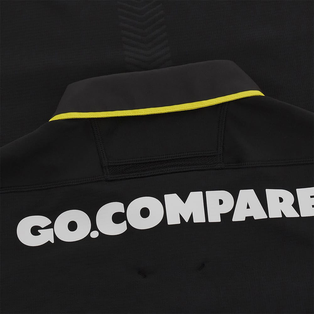 Maglia rugby Galles Authentic M24 Away nera con logo GO.COMPARE in bianco.