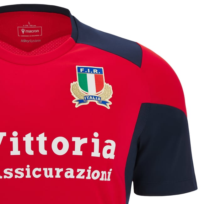 Maglia rugby Italia FIR allenamento 2023/24 Rossa: Official Italian rugby training shirt, red with navy blue accents, featuring the FIR logo and Vittorio Assicurazioni sponsor.