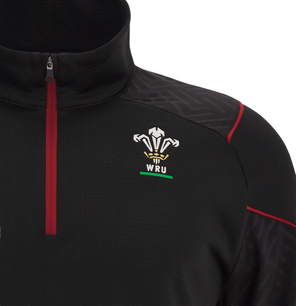 Felpa mezza zip Macron nero da rugby Galles WRU 2024 con stemma.