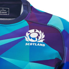 Maglia training rugby Scozia Macron blu con scollo a V e logo.