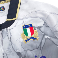 Maglia Rugby Italia 2026 Macron Away Authentic: stemma F.I.R. e scritta ITALIA.