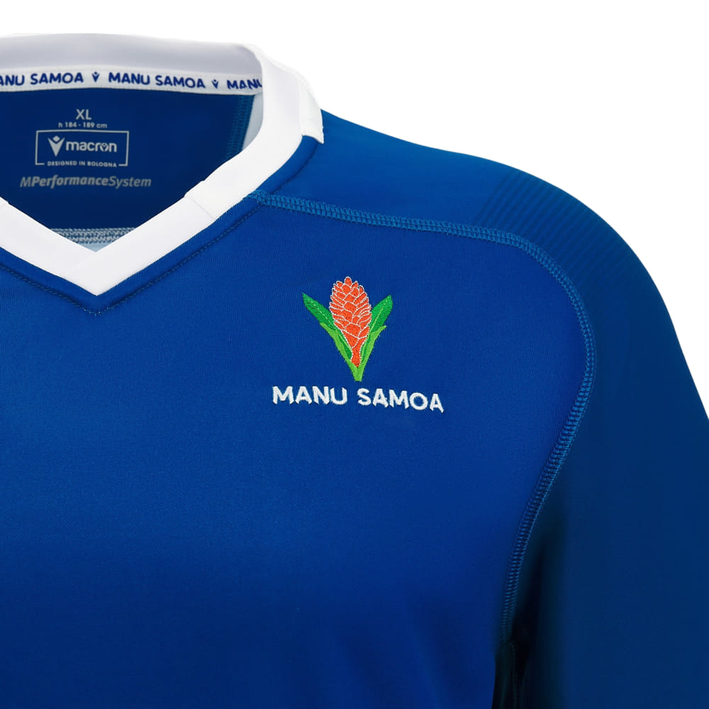 Maglia da rugby Manu Samoa Home 2023-24: maglia blu con logo della squadra e nome ricamati sul petto.