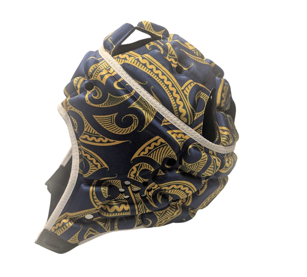 Caschetto da rugby Impact blu navy con motivo Maori oro, protegge durante il gioco.