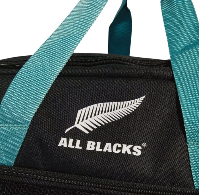 Borsone ufficiale Adidas All Blacks Rugby nero con logo felce argentata.