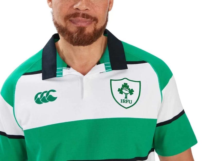 Maglia rugby Irlanda Heritage Canterbury a righe verdi e bianche con logo.