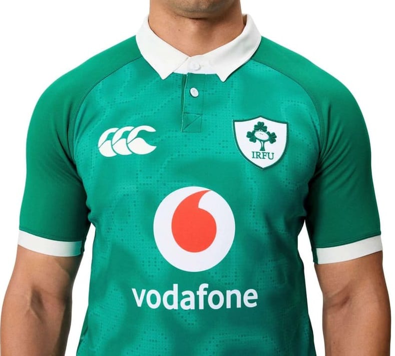 Maglia da rugby Irlanda 2026 Home Pro, verde con logo Vodafone e stemma federale.