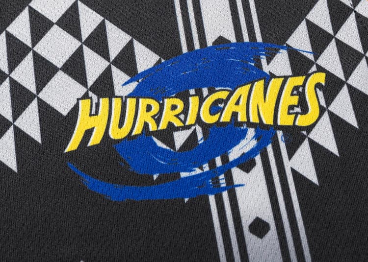 Canottiera Hurricanes Super Rugby 2025 Classic con logo blu e giallo.