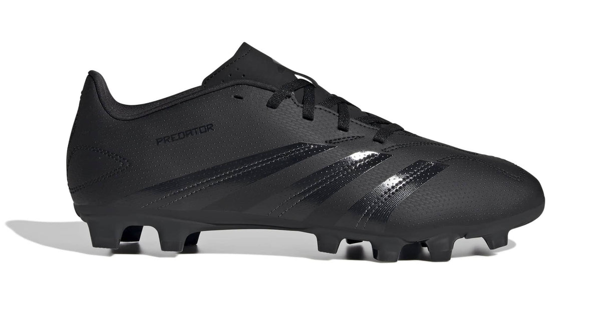 Scarpino da rugby Adidas Predator CLUB FxG nero, design total black.