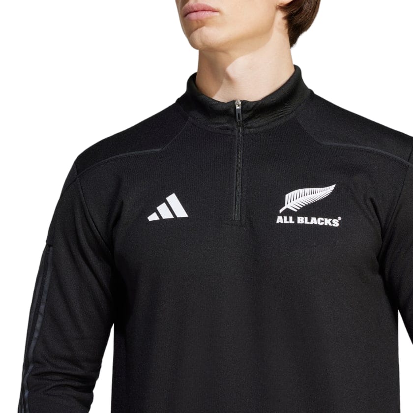 Felpa da rugby All Blacks nera Aeroready con zip corta, logo Adidas e felce argentata.