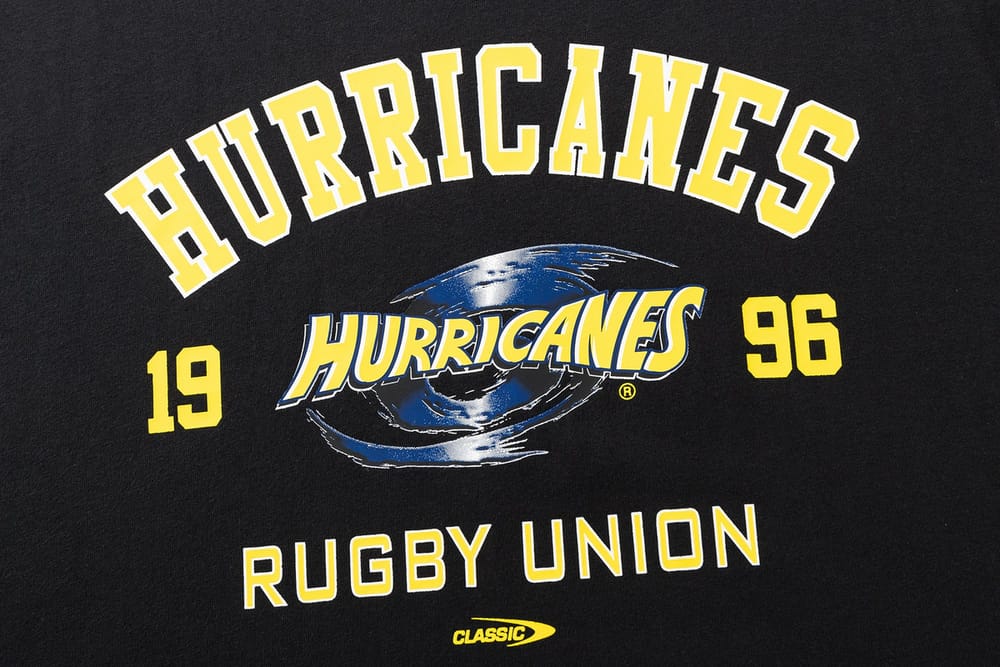 T-shirt rugby Hurricanes, cotone nero con logo e anno '96.