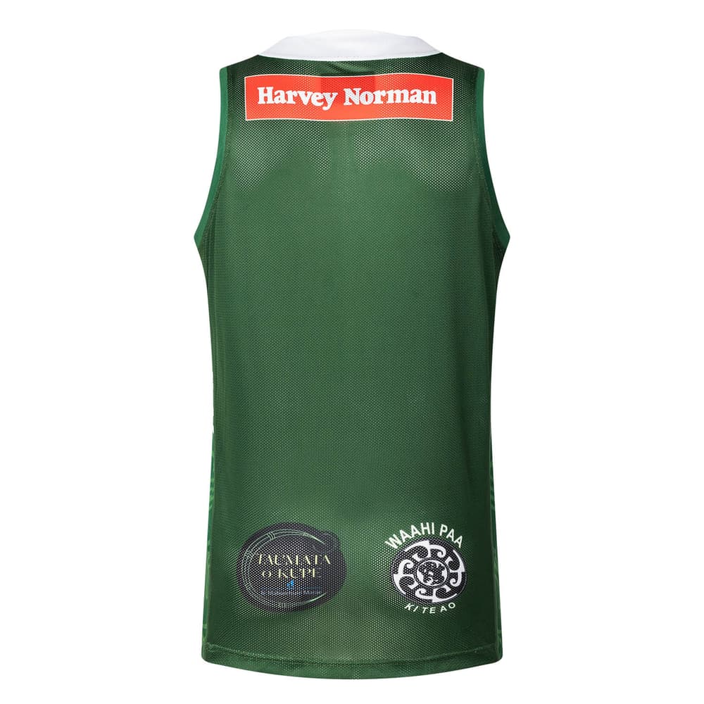 Canottiera da rugby verde NZRL All Stars 2025 con logo Harvey Norman e dettagli Maori.