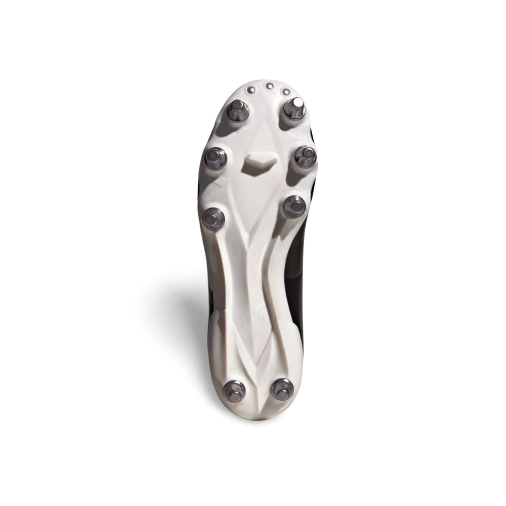 Suola di scarpini da rugby Adidas Kakari SG neri con tacchetti metallici.