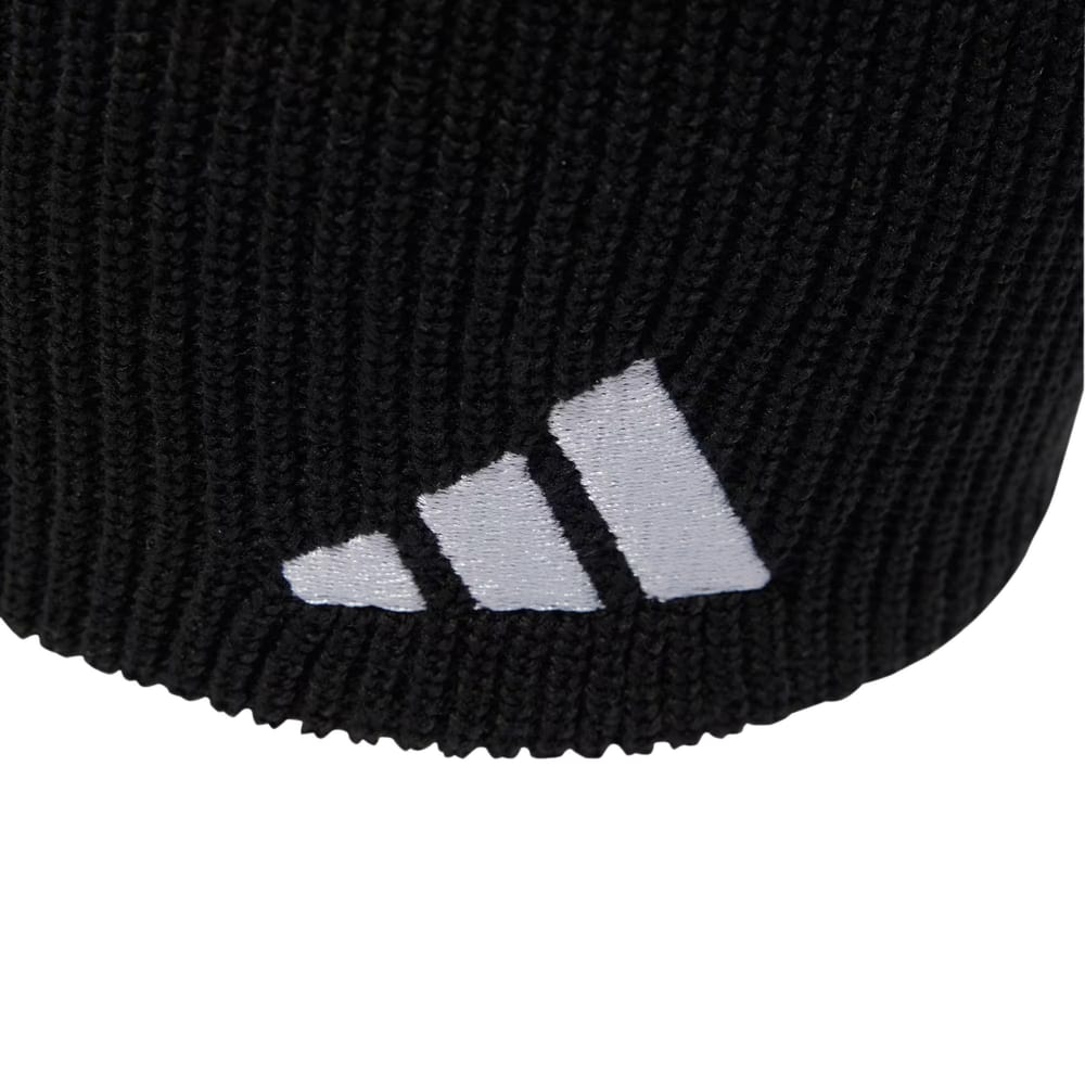 Zuccotto nero da rugby All Blacks ufficiale con logo Adidas a tre strisce.