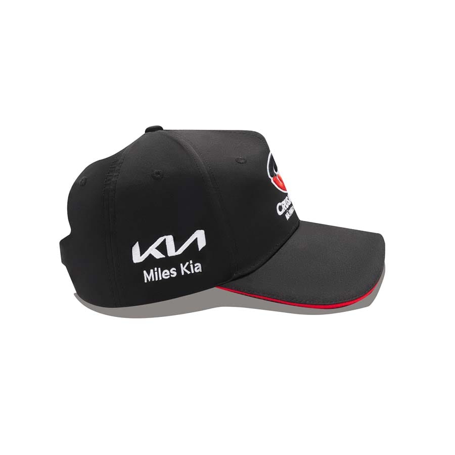 Cappellino da rugby nero ufficiale Crusaders con logo Kia e scritta Miles Kia.