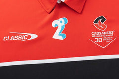 Maglia Rugby Crusaders 2026 Heritage PRO rossa con logo Classic e stemma 30 anni.
