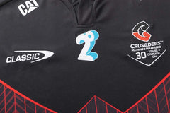 Maglia Rugby Crusaders 2026 Home PRO: dettaglio logo e numero 2.