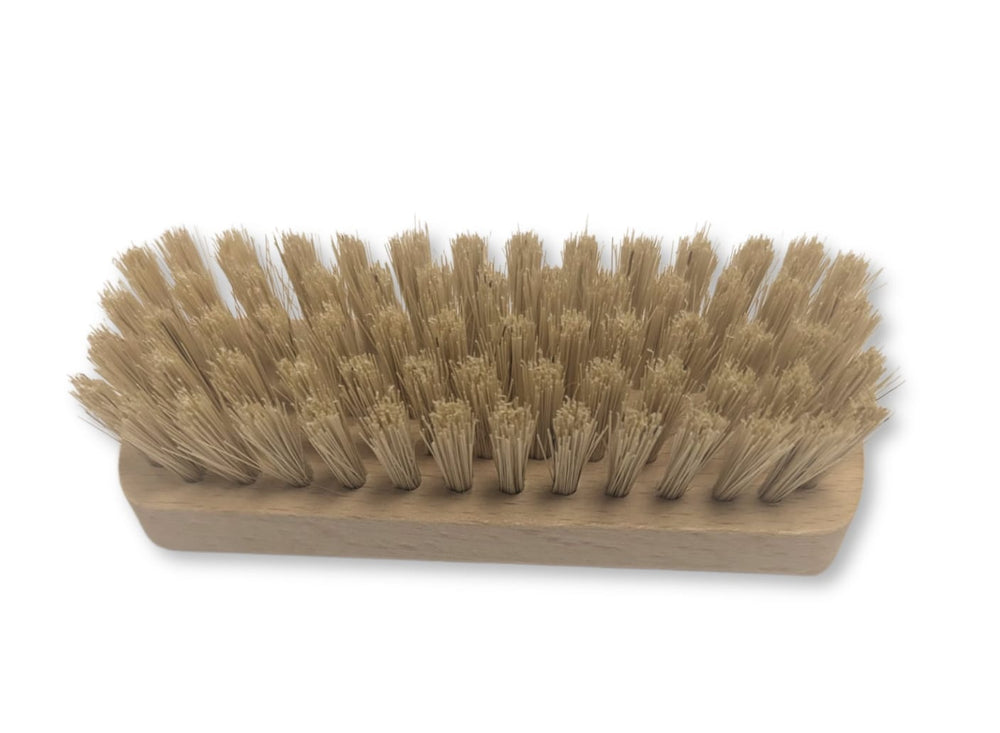 Spazzola in legno con setole naturali per pulire scarpe e scarpini da rugby.