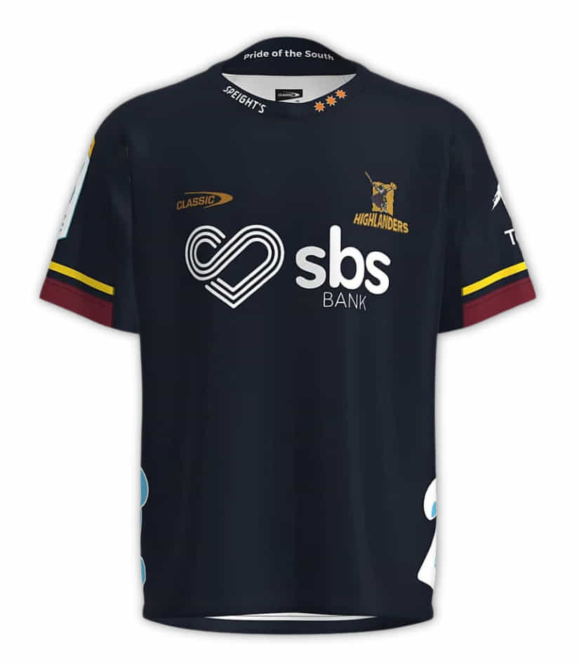 Maglia da rugby degli Highlanders: replica ufficiale della maglia PRO Super Rugby Pacific. Presenta il logo della squadra e lo sponsor SBS Bank.