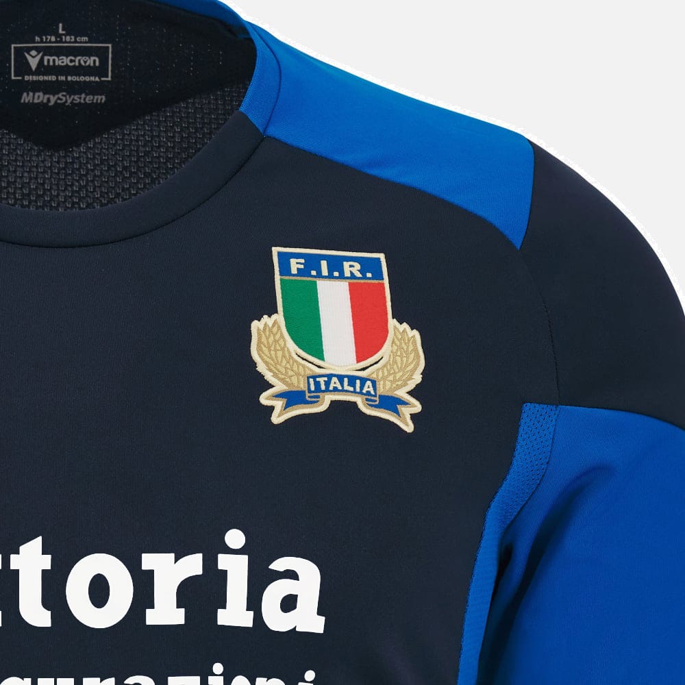 Maglia rugby Italia FIR allenamento 2023/24: Maglia da allenamento della nazionale italiana di rugby nei colori blu navy e blu royal con logo FIR e scritta "ITALIA".